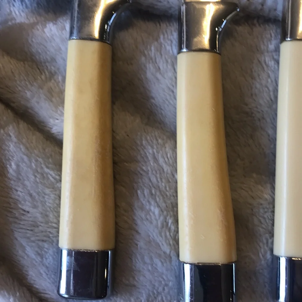 Carvel Hall Fine Cutlery by Briddell